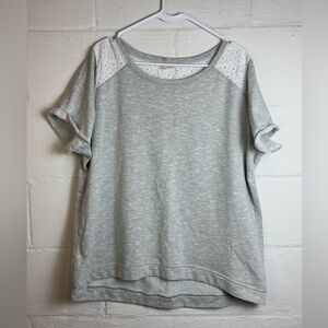 Silverwear Woman’s Plus Size Grey & White Casual Twee Cutesy High-Low Top Sz 2X